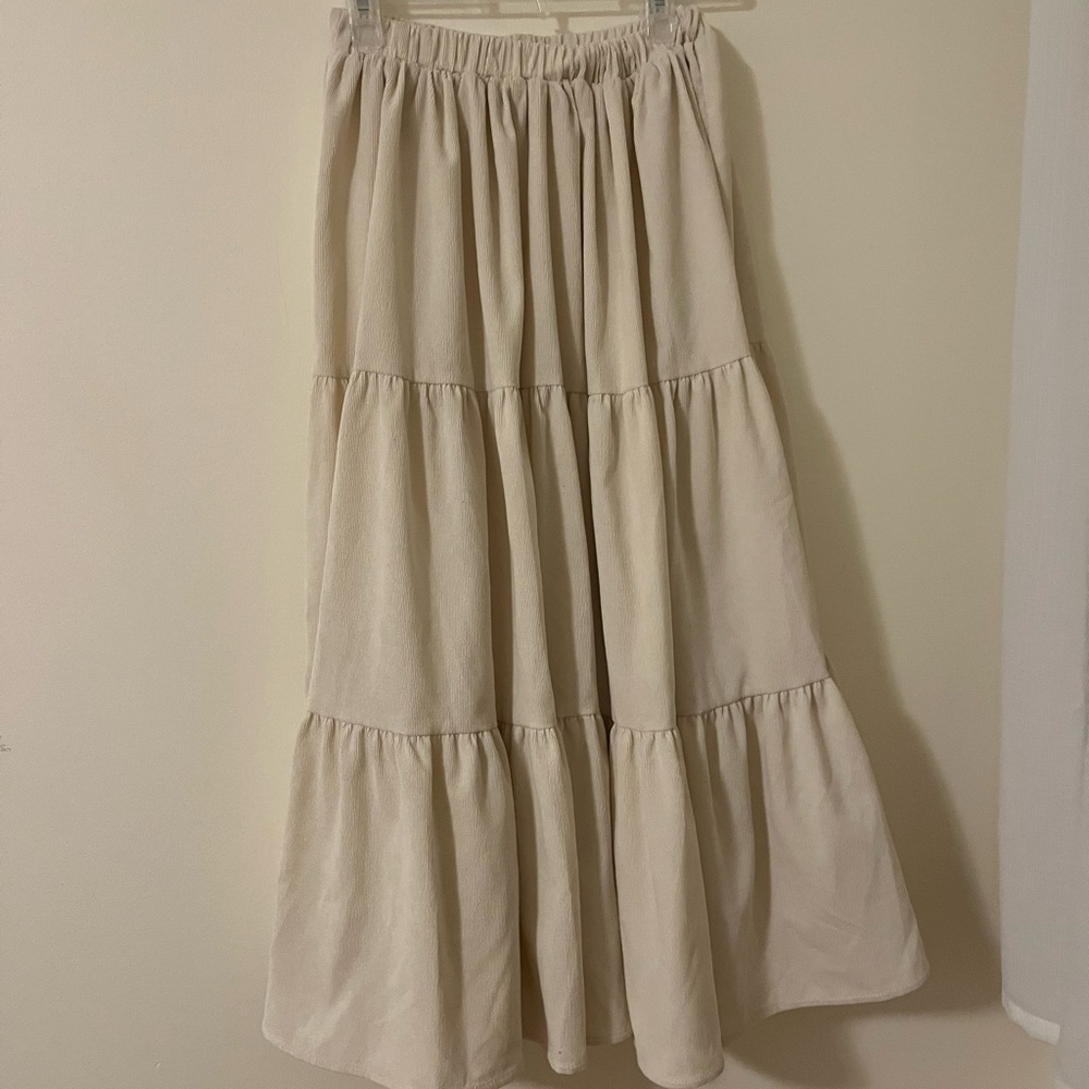 LIKE NEW: Cider Cream Maxi Tiered Skirt